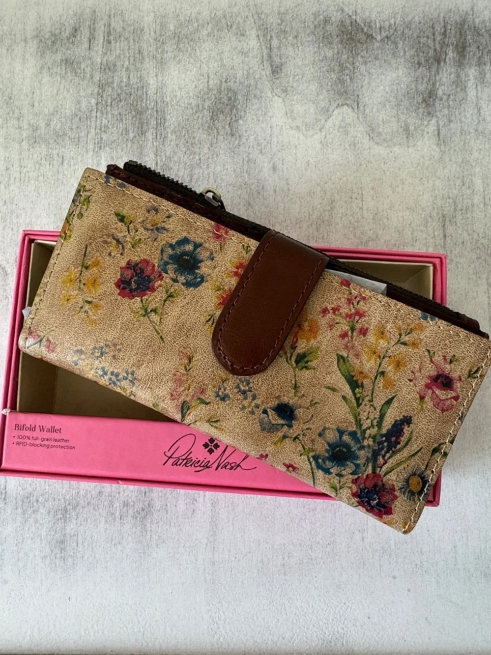 PATRICIA NASH Nazari Prairie Rose Leather Bi- Fold Continental Tan Floral Wallet